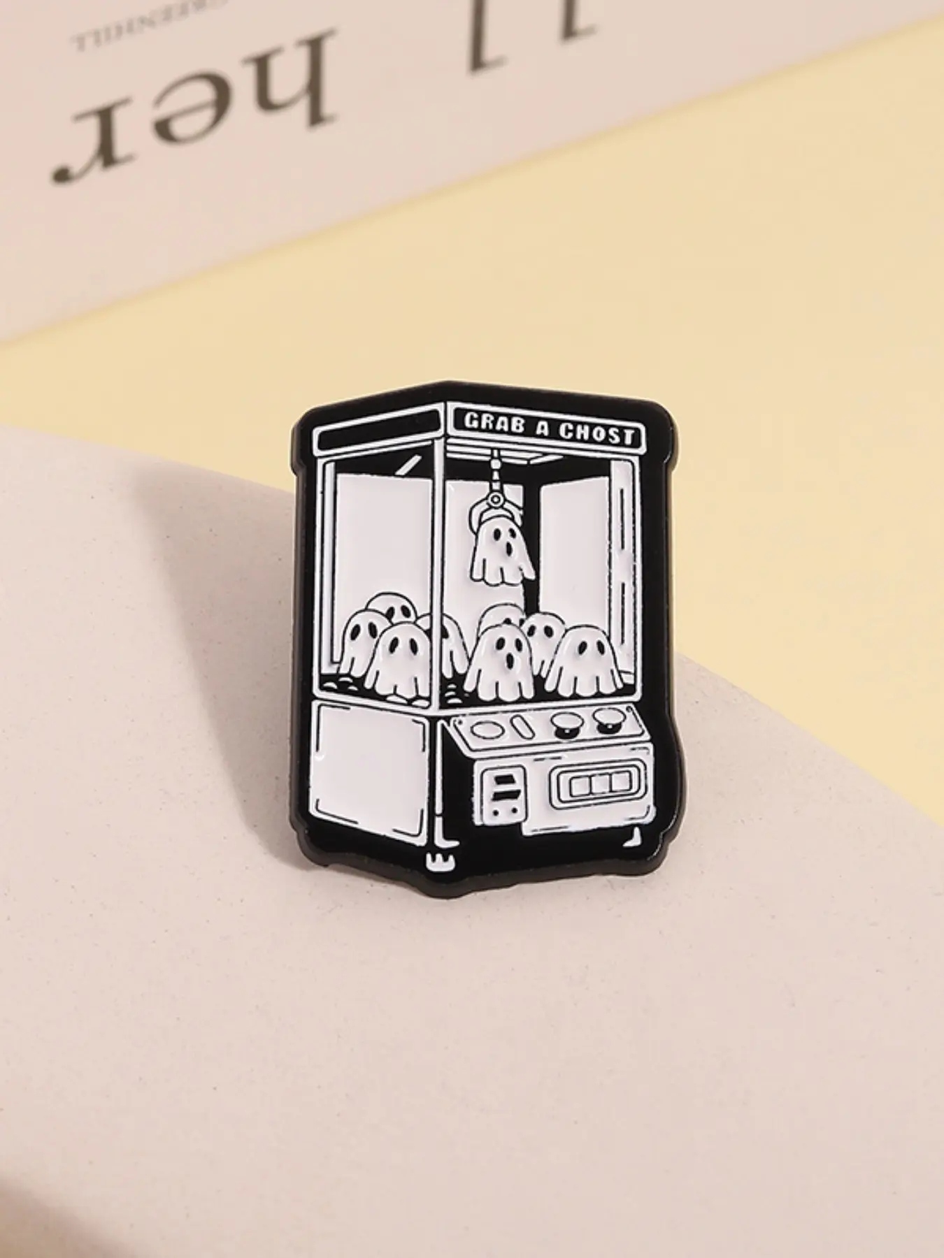 Halloween Cartoon Ghost Brooch Pin, Enamel Lapel Pin, Metal Brooch for Kids Jewelry Gift, Casual Punk Style All Season Accessory