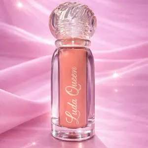 Lip Gloss color (rosewood kiss)