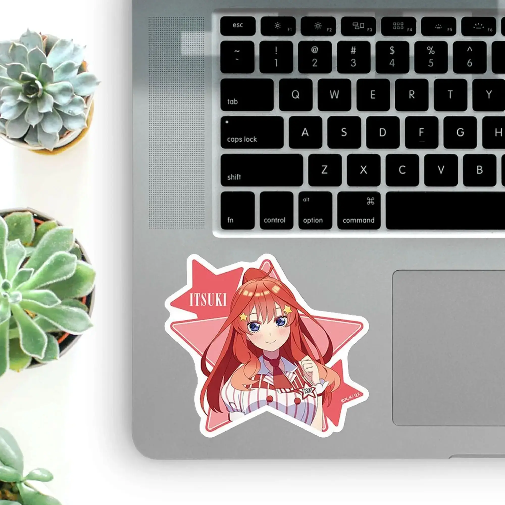 Itsuki Nakano Vinyl Sticker, Anime Star Shape Sticker, Cute Waifu Decal for Fans, Laptop Waterbottle Phone Decor