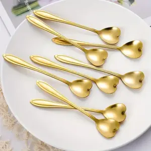 Love stainless steel coffee stirrer spoon, 8 heart-shaped short handled spoons per set, ice cream dessert Tea spoon, household utensil set, very suitable for home and restaurant use, utensil set, utensil service set, kitchen utensils