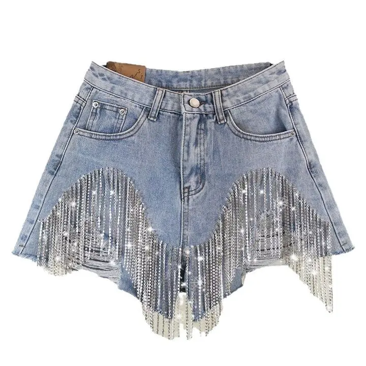 Streetwear Style Loose Shorts for Women, Polyester Bottoms with Ripped Frayed Hem and Chain Detail, Baggy, Oversized, Fit, Pants, Ripped Hem, Plain, Mini Length, Casual, Lady, Basic