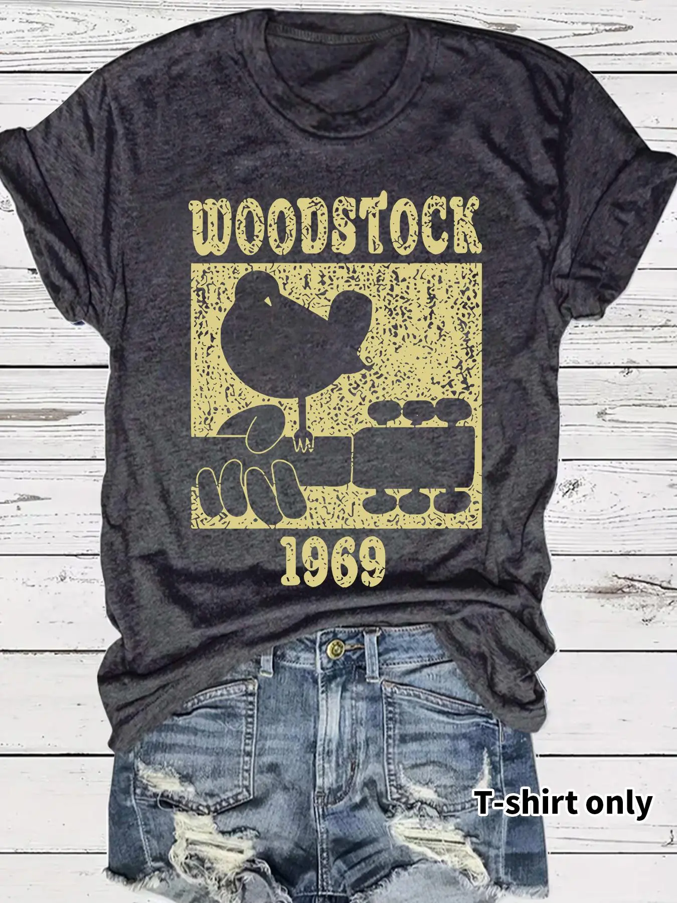 Women's Woodstock 1969 Print Round Neck Crewneck Graphic Tee Top, Vintage Trendy Casual Short Sleeve Lightweight T-shirt for Daily Wear, Ladies Summer Clothes