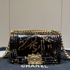 Pre-owned CHANEL Leather Crossbody Bags Boy Flap Bag Graffiti Crocodile Embossed Calfskin Small shoulder bag 35230841