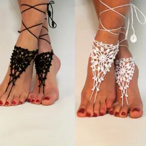 2PCS Boho Chic Crochet Barefoot Sandals Set Vintage Hollow Handmade Bare Foot Sandals Anklet Foot Toe Chain Black/White Victorian Lace Design Beach Vacation Accessories