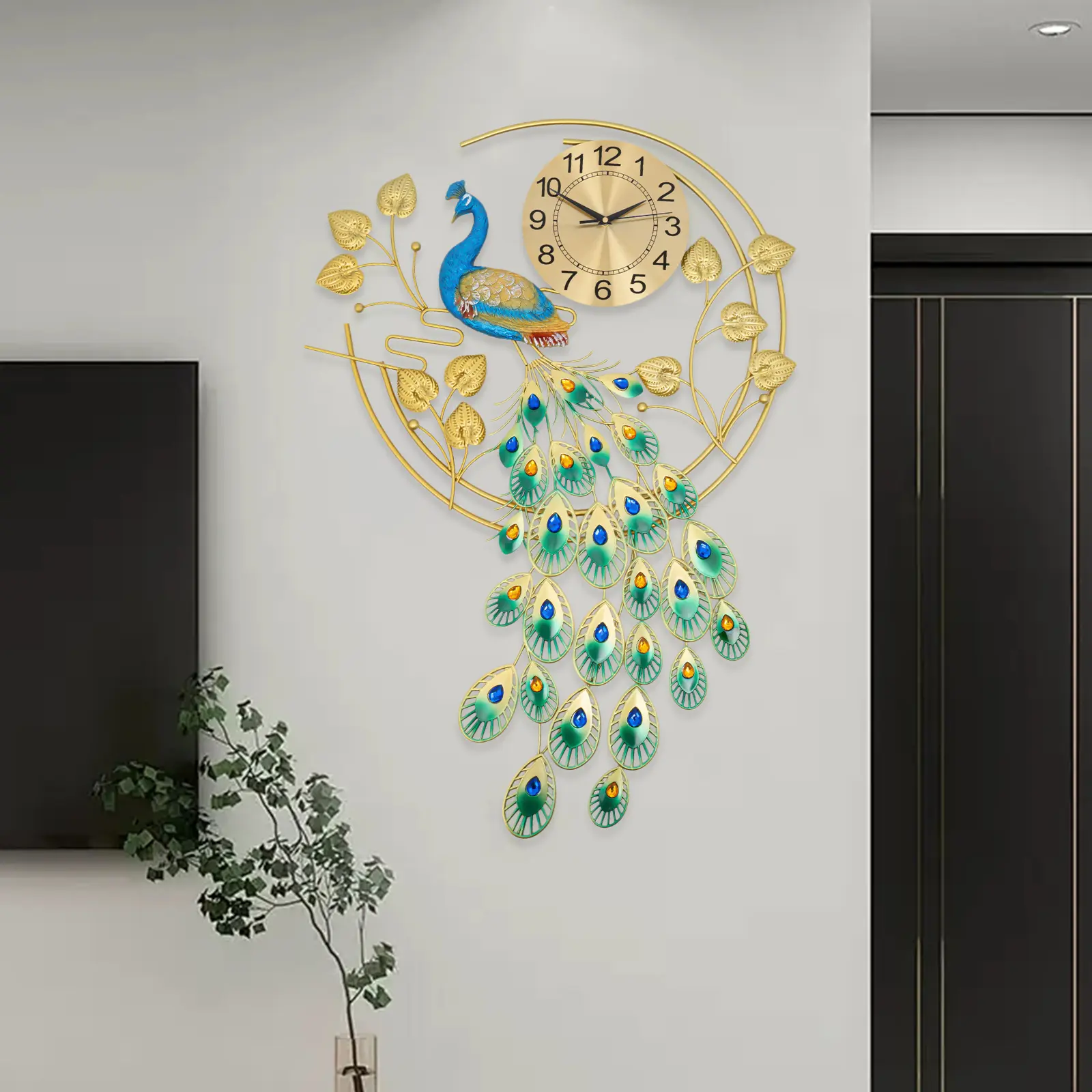 65cm Gold-Tone Silent Analog Metal Wall Clock - Peacock-Themed Creative Decorative Clock with Smooth Silent Sweep Movement, Wall Mount Decor Accessories for Living Room