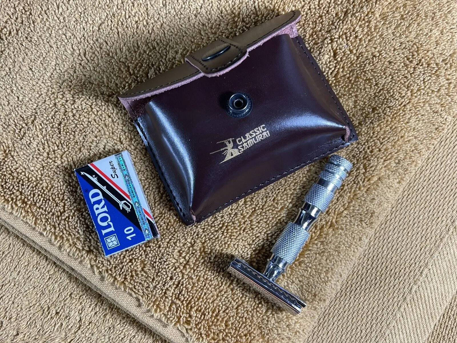 Vintage Travel Safety Razor + Leather Case 10 Double Edge Shaving Blades Shaver for Men and Women