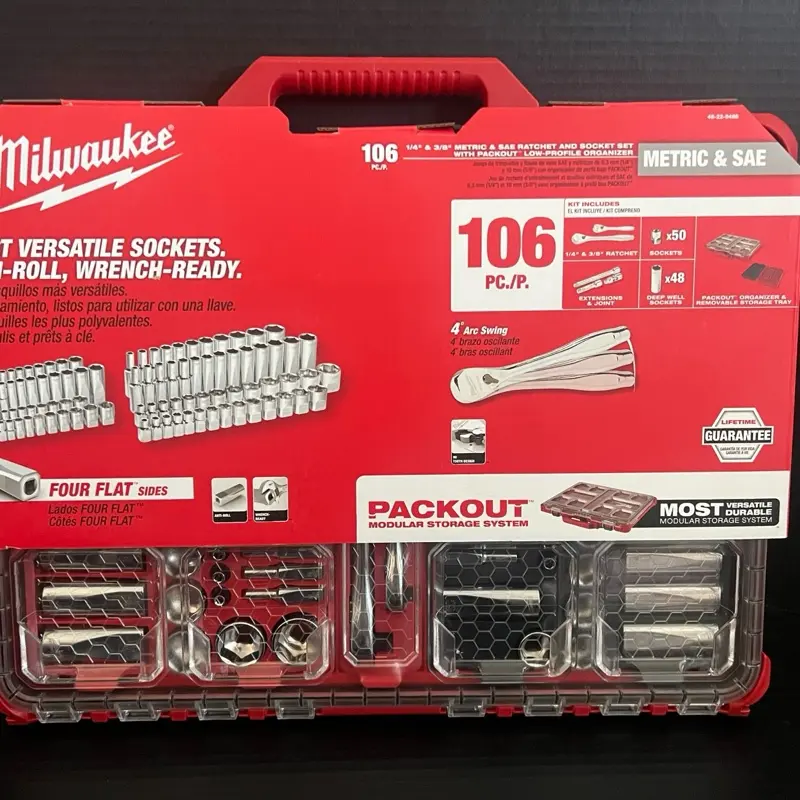 Milwaukee 1/4in & 3/8 106pc Ratchet and Socket Set in PACKOUT - SAE & Metric