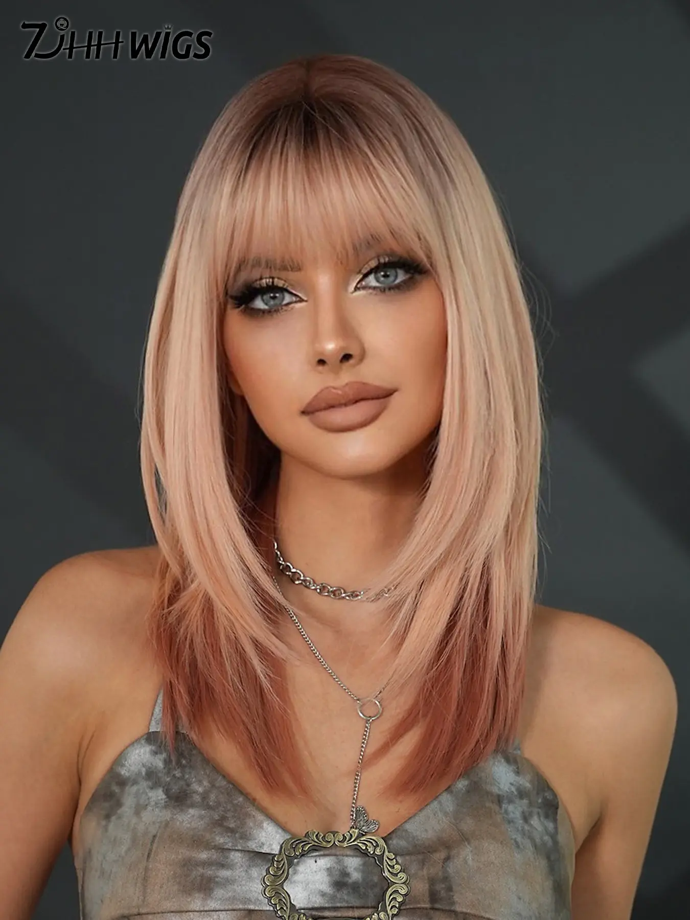 Ombre Peach Blonde Layered Wig with Bangs for Women 18 Inch Elegant Shoulder Length Straight Wig with Peach Pink Blonde Ends Dark Roots, Natural looking Soft Heat Resistant Fluffy Synthetic Fiber Wig for Daily Party Wear, Beginner Friendly Wig Accessories