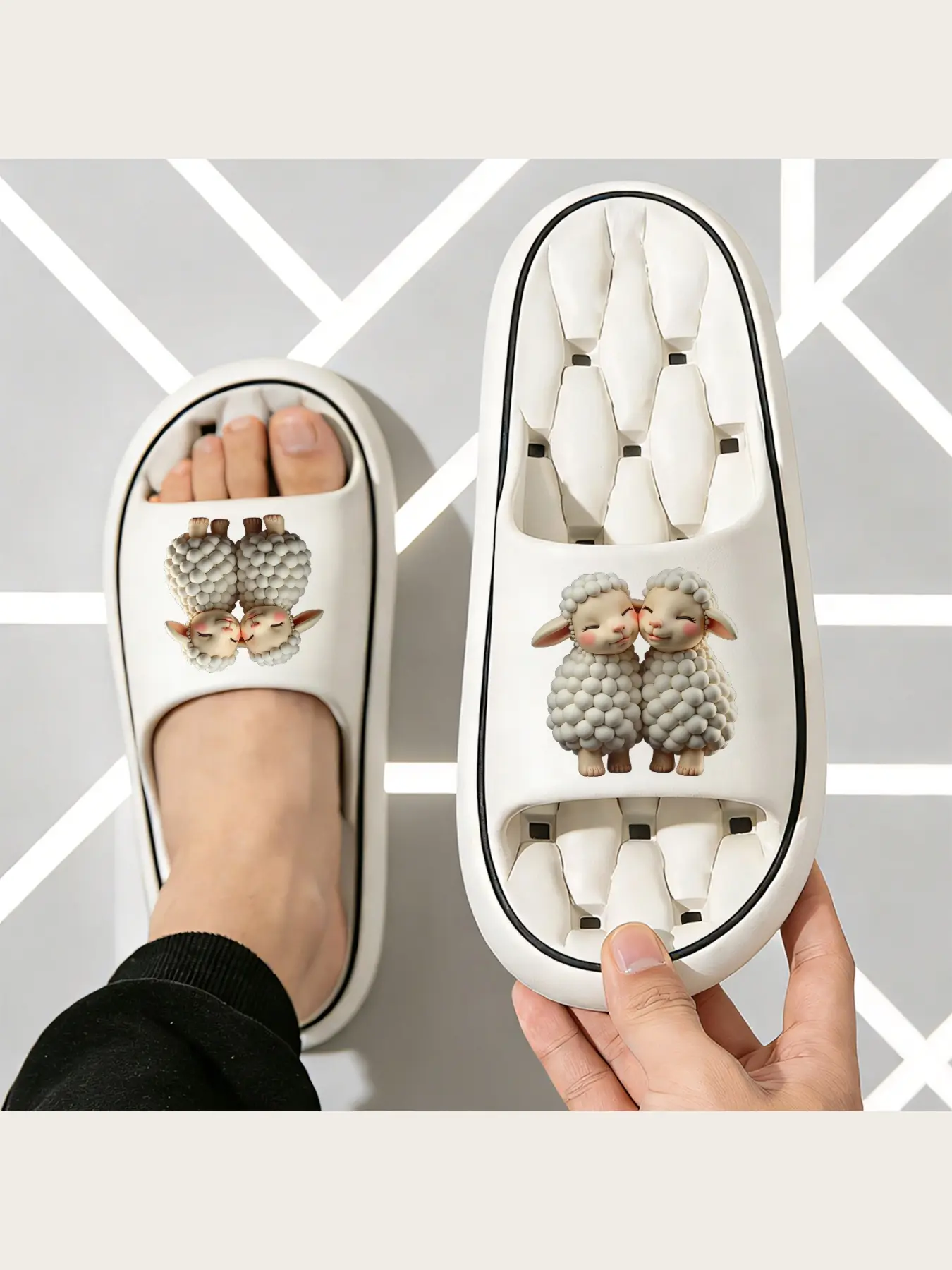 Adorable Cartoon Sheep Couple Slippers Women Men Kids Warm Fluffy Fleece Home Indoor Non-slip Soft Sole House Slippers Winter Comfortable Cozy Animal Design Slip-on Shoes for Family Daily Wear