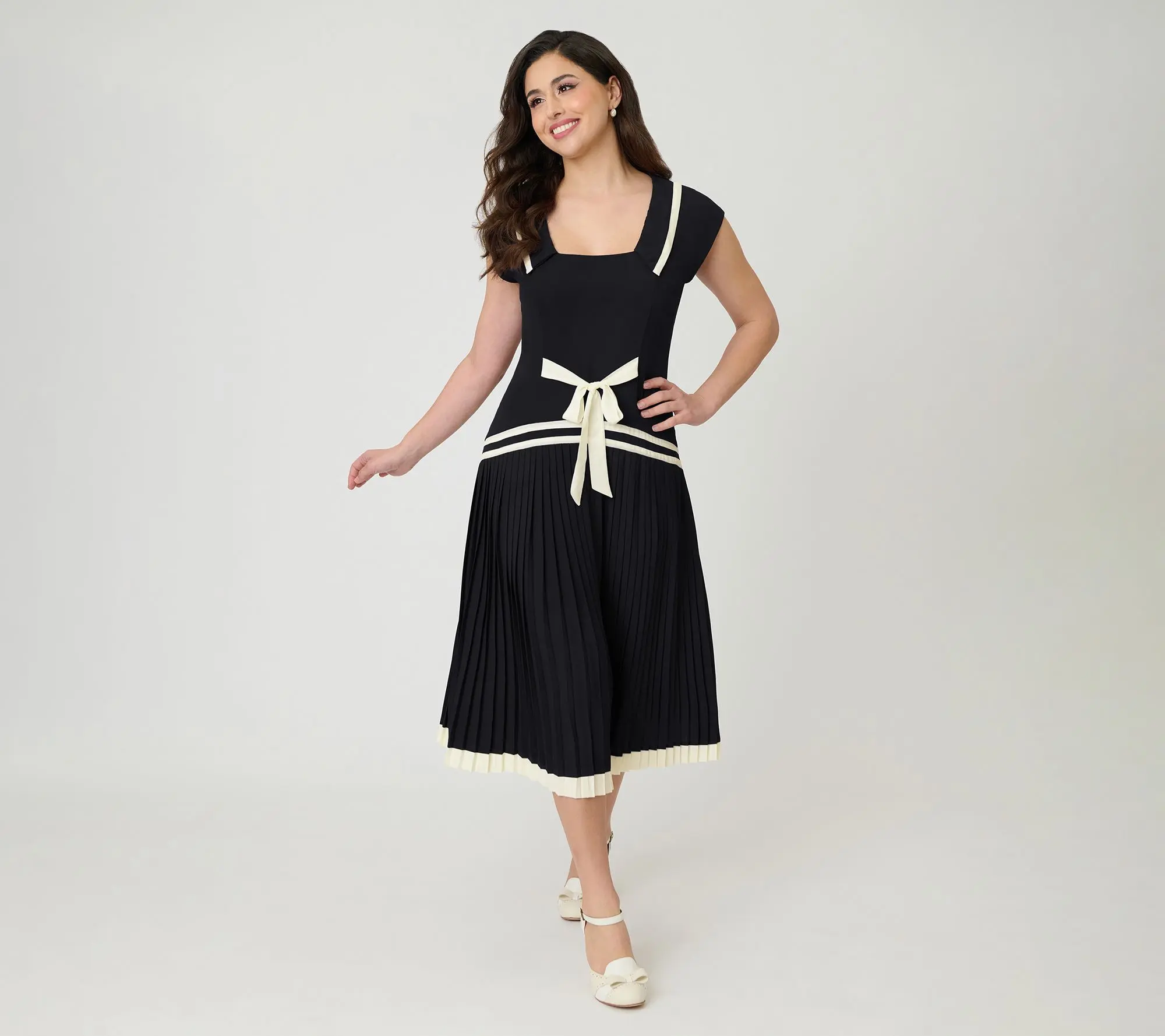 Unique Vintage Black Pleated Flapper Day Dress