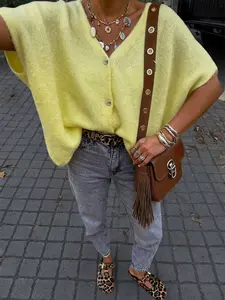 Women's V-neck Short Sleeve Knit Cardigan, Loose Batwing Sleeve Sweater Top, Button-Down Knitwear, Casual Oversized Blouse Suitable for Spring, Summer and Autumn, Trendy Aesthetic Chic, Streetwear Style, Beach Vacation Outfit,Women's knit cardigan