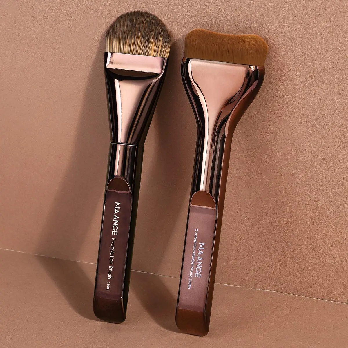 Professional Makeup Brush Set, Foundation Brush for Liquid, Cream and Powder Makeup, Makeup Blending Brush, Makeup Accessories, Makeup Tool for Women, Soft Makeup Brushes, Flat Foundation Brush, Cosmetic Brushes