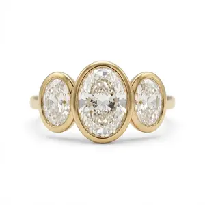 Inspired by vintage aesthetics, this exquisite and stylish oval zircon ring is a versatile accessory for women.The engagement gift featured an oval-shaped ring with three diamonds, a classic wedding ring.