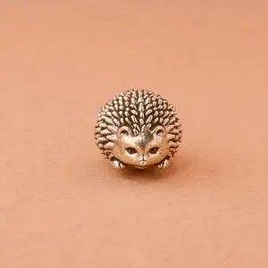 Vintage Brass Hedgehog Collectible Figurine Cute Animal Design for Themed Room Decor, Vintage Home Decor, Holiday Decorations for Christmas Halloween Easter Thanksgiving, No Power Required Desktop Craft Statue, Metal Decor