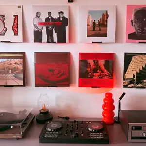 Vinyl Record Wall Display Rack, Home Decor Accessory, Convenient Storage Base, Ideal Gift for Vinyl Collectors & Music Lovers, Room Accessories