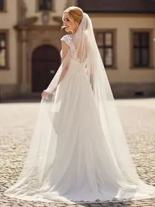 1pcs cathedral-length bridal veil measures 2 meters (approximately 78.74 inches) in length. Featuring a simple, single-layer tulle design and complete with a hair comb, it is the perfect accessory for a wedding ceremony Trailing veil Mantilla veil