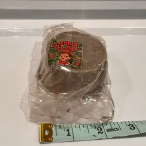 La Sucia Clau-  clay terron umo piece with Clear Plastic Packaging and 2Inch Measurement for Easy Viewing