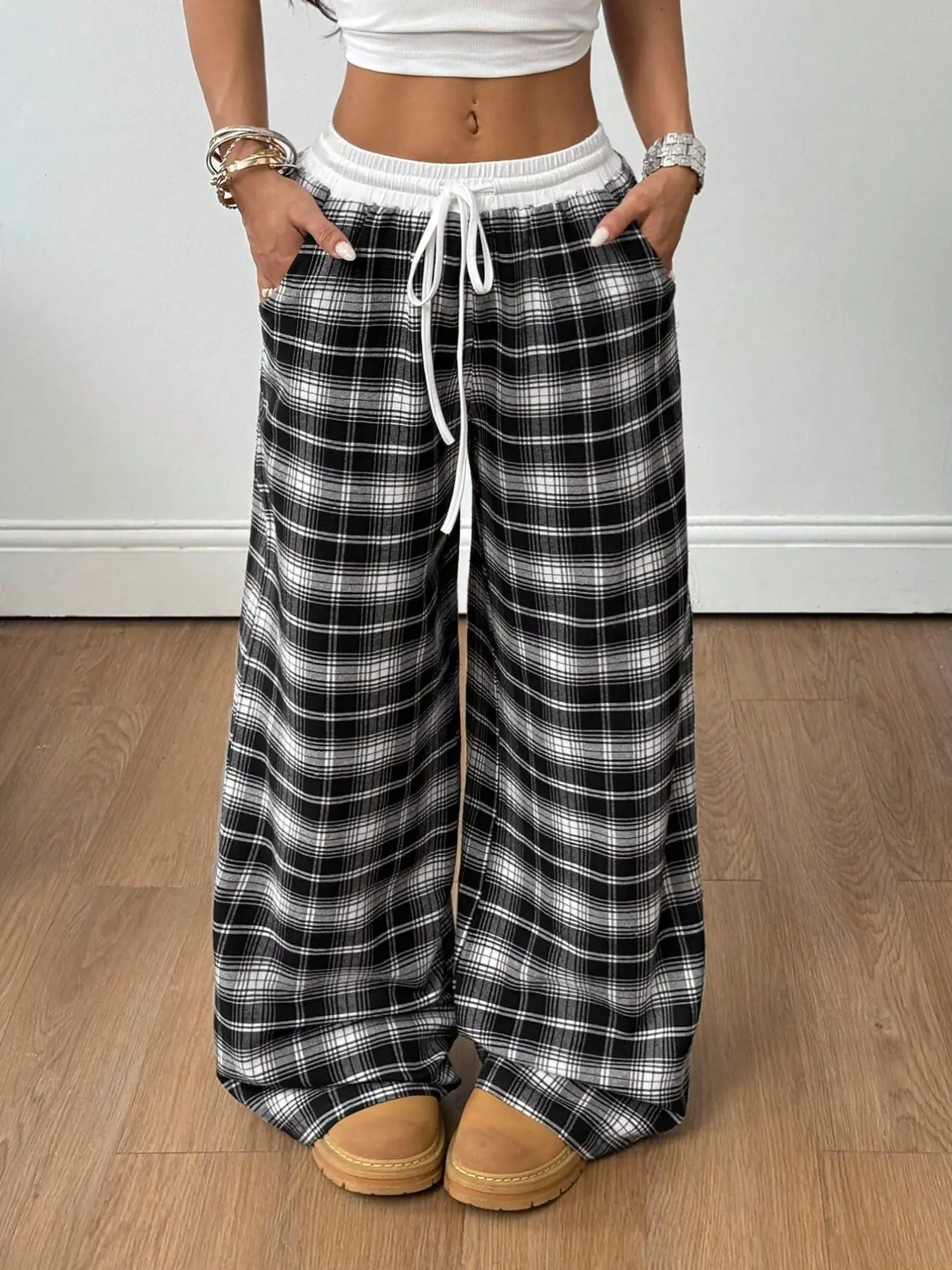TikTok Y2K plaid wide-leg pants, All seasons trousers, Casual loose pants, High-waisted, Adjustable, soft and comfortable, Perfect for home, school, Elastic drawstring waist design for all-day comfort, A must-have bottom