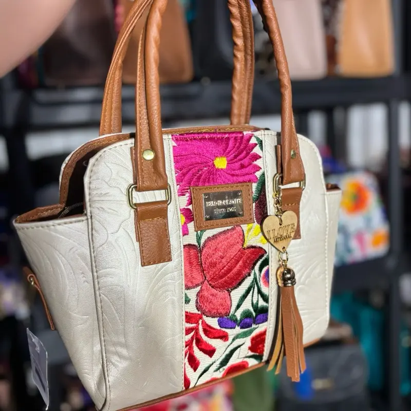 Médium Handbag chiapaneco embroidery with Vibrant Floral Embroidery and Brown Leather Strap