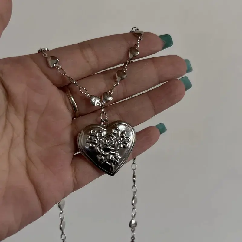 Women's Openable Romantic Heart Locket Pendant Necklace - Silver Stainless Steel Photo Frame Charm, Valentine's Day Gift, Decorative & Heart Charm Necklaces for Men, Decorative Charm Necklaces