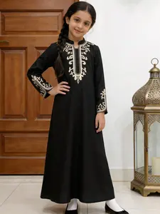 Girls Muslim Style Modesty Long Robe Dress, Abaya Maxi Dress, Loose Fit Embroidered Patchwork Sleeves/cap, Spring & Fall Party Wear