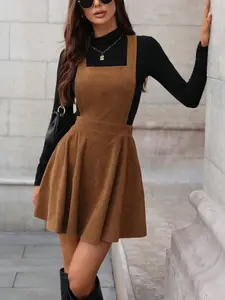 A women's strap design with high-waisted A-line skirt version retro sweet style strap dress, suitable for autumn and winter, suitable for daily Casual outdoor wear