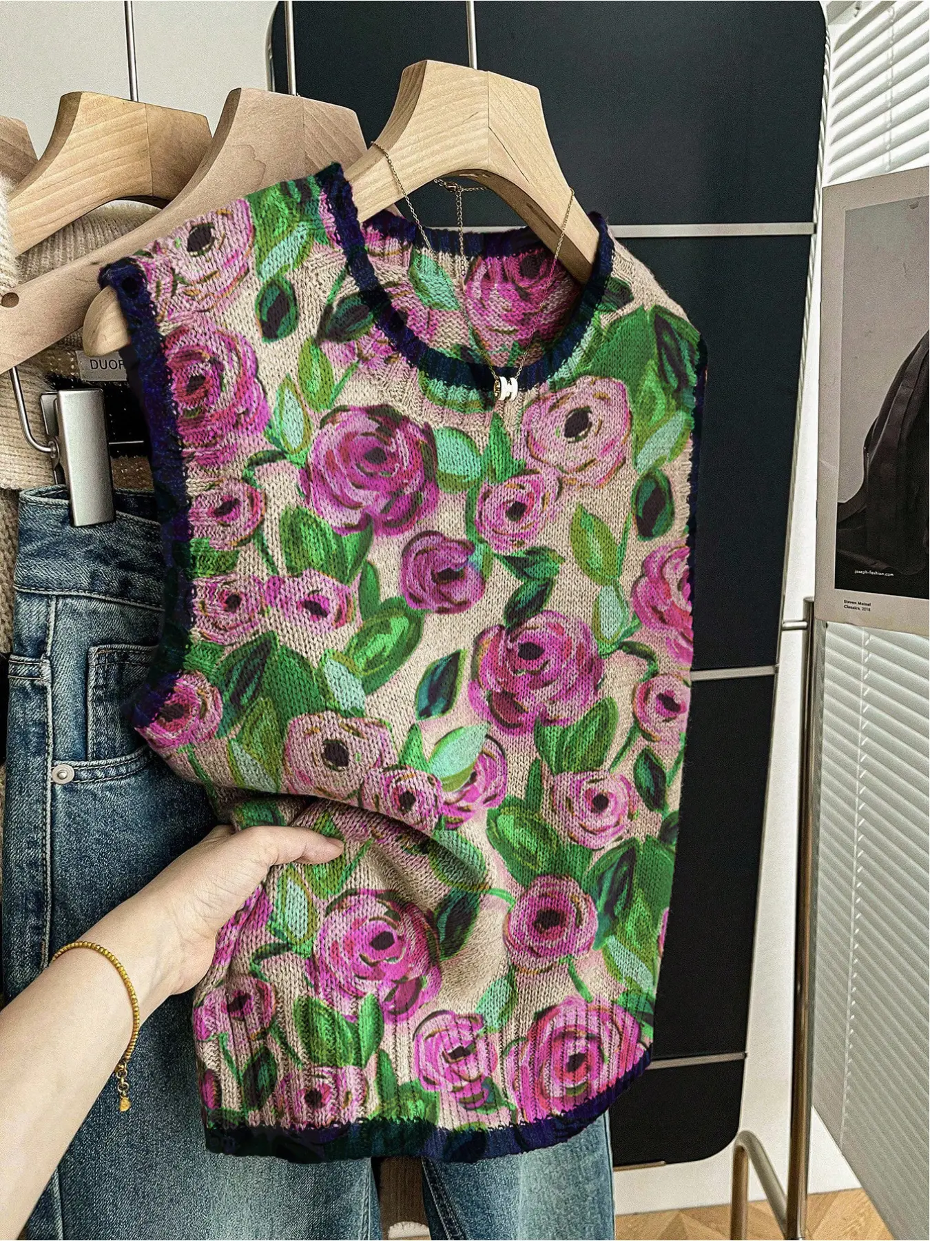 1 piece Spring and summer back-to-school casual style loose round-neck sleeveless woolen knitted top with dark blue trim and purple floral prints, Women's outerwear, Casual Sleeveless Tops