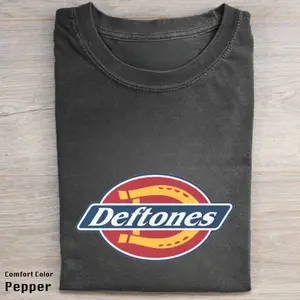Vintage Deftones Graphic Tee - Deftones Tour Shirt - Rock Band Shirt - Music Lover - Vintage Y2K Gothic T-shirt - Unisex tee - Gift T-shirt - Top Menswear Womenswear Streetwear