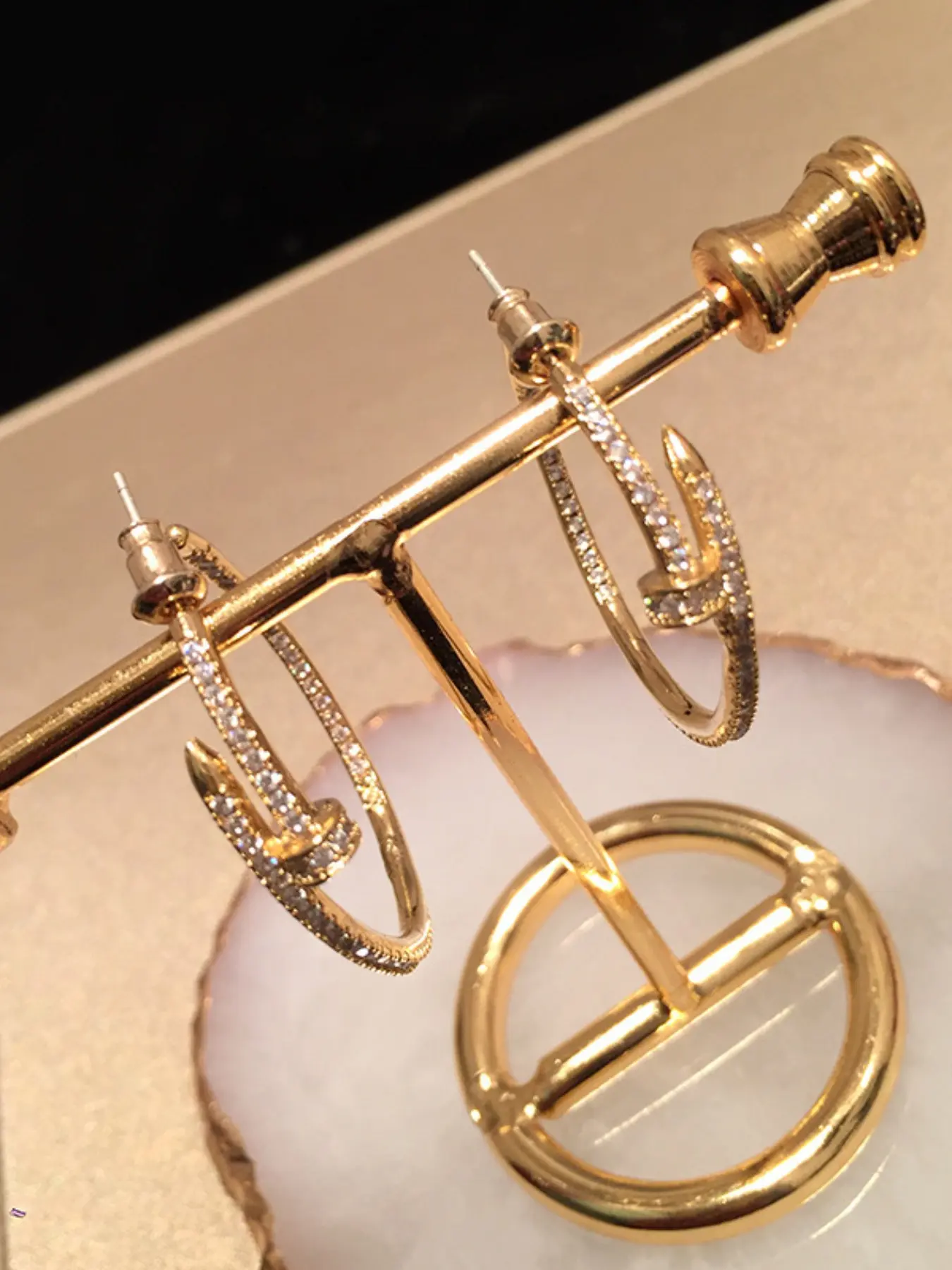 Elegant Rhinestone Stud Earrings, Large Circle Design, Luxurious Noble Style, Perfect for Evening Events, High-Quality Jewelry, Sparkling Ear Jewelry, Shining Earrings