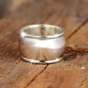 925 Sterling Silver Wheel-Shaped Wide Band Ring | Shiny Polished Unisex Design | Hypoallergenic Everyday Jewelry for Men & Women