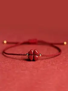 The four leaf clover rope bracelet is hand woven with lucky grass hand rope, suitable for daily wear, vacation and dating occasions, and is also a surprising and exquisite small gift Heart charm bracelet