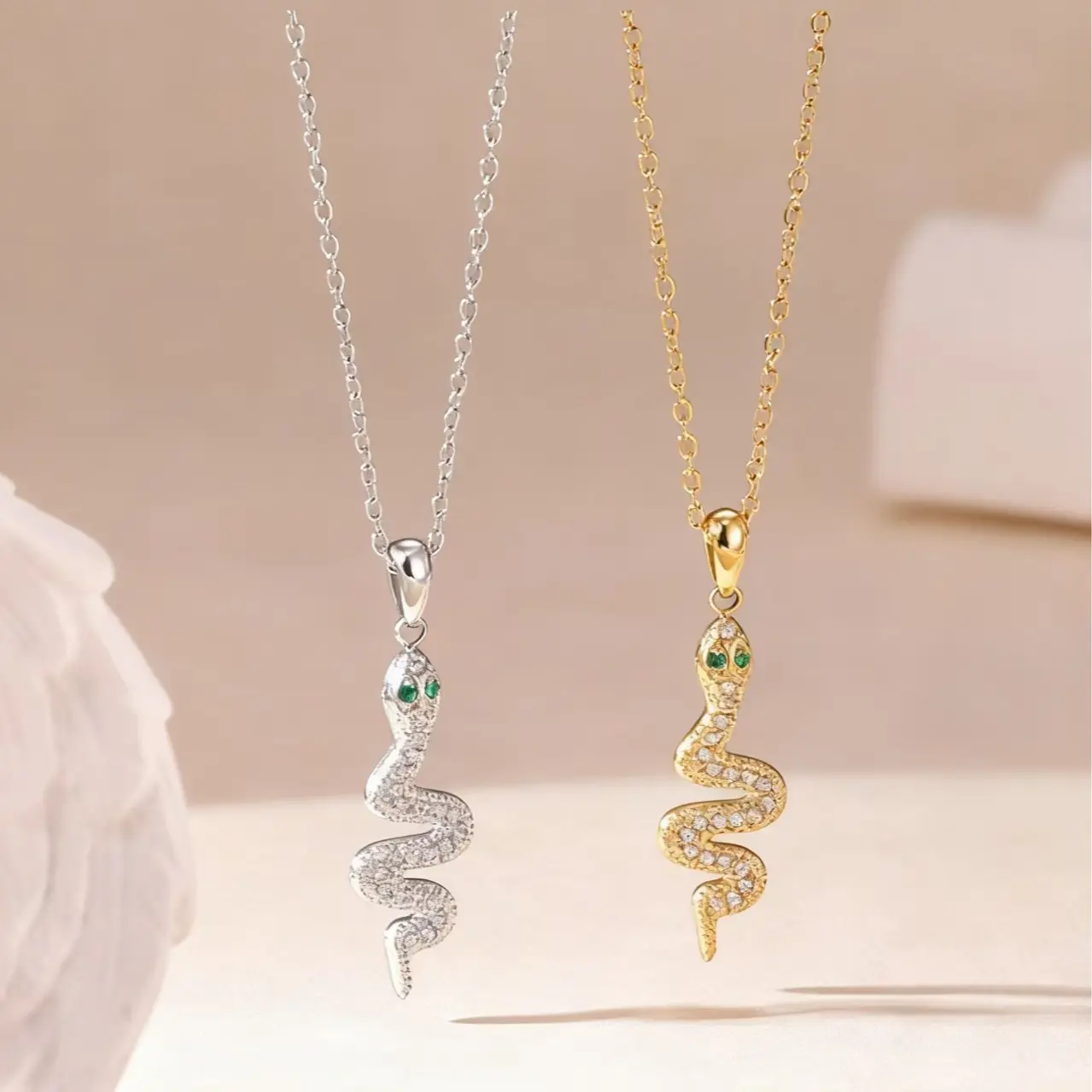 Women’s Bicolor Gold-Silver Snake-Form Jewellery Pendant Fashion Necklace, Dazzling Diamonds, Hypoallergenic Metal-Coated Titanium Steel, 34mm-40.5mm Adjustable Long Chain, 4.1g, Ideal for Weddings/Daily Wear, Elegant Gift Box (Christmas Gift)