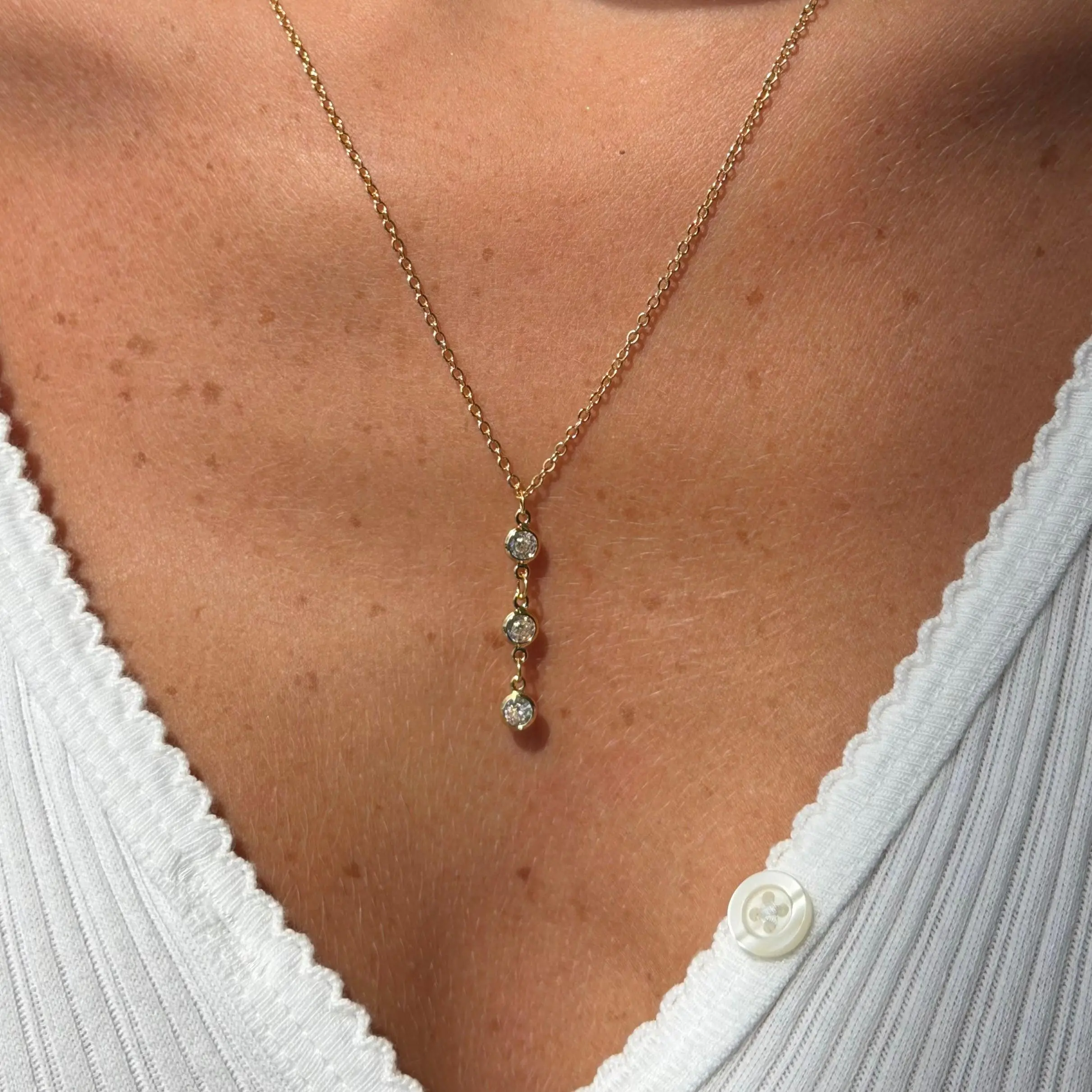EVRY JEWELS Gold or Silver Plated Women's Hypoallergenic Ava Necklace, Dainty Gold Necklace, Bling Necklace
