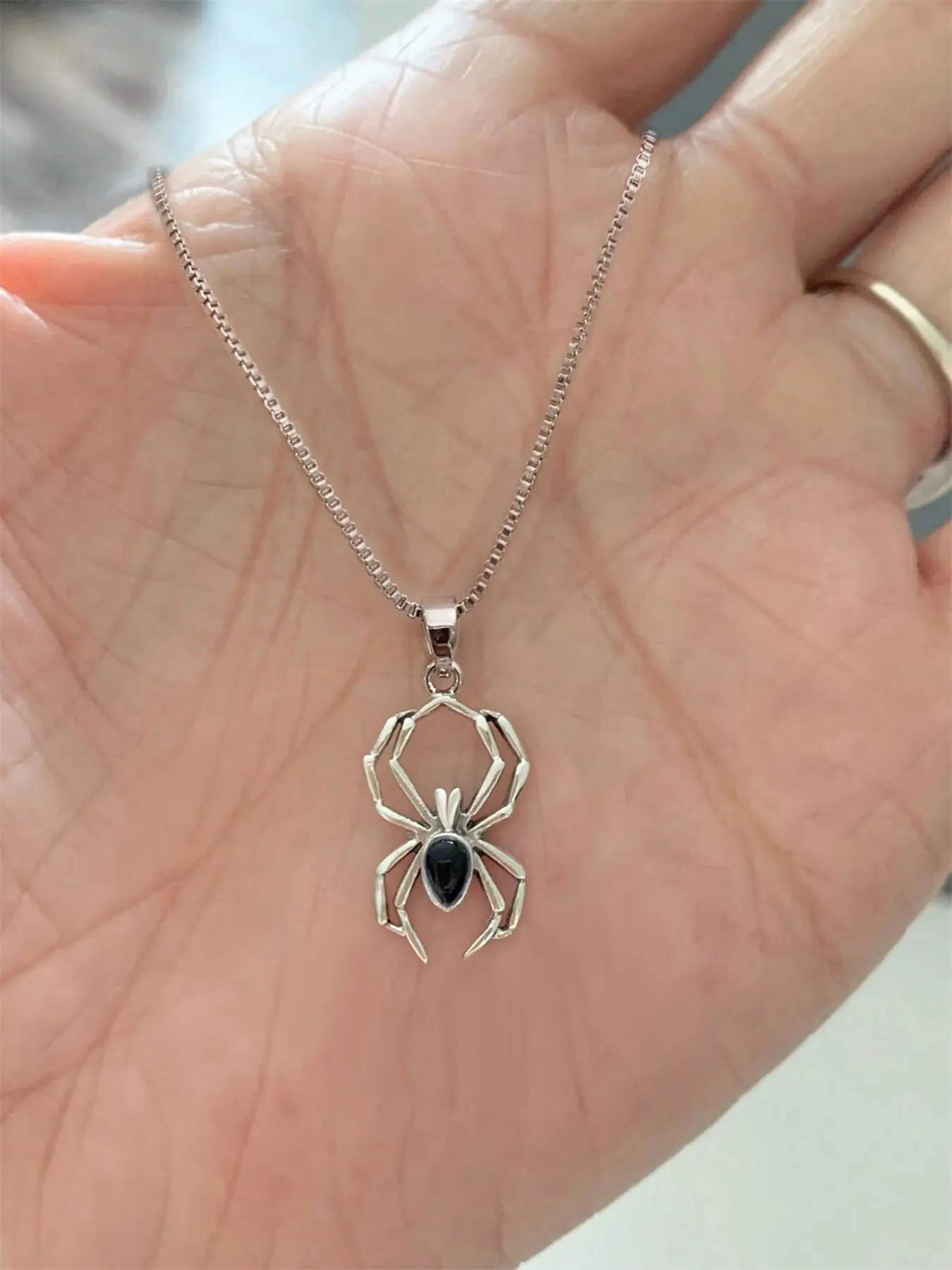 Spider Design Pendant Necklace for Women, Dainty Necklace, Clavicular Necklace, Clavicle Chain Necklace, Gothic Stainless Steel, for Party, Daily Decor, Exquisite Jewelry As Birthday Gift without Box, Gothic Witch Jewelry, Gothic Mystery Jewelry