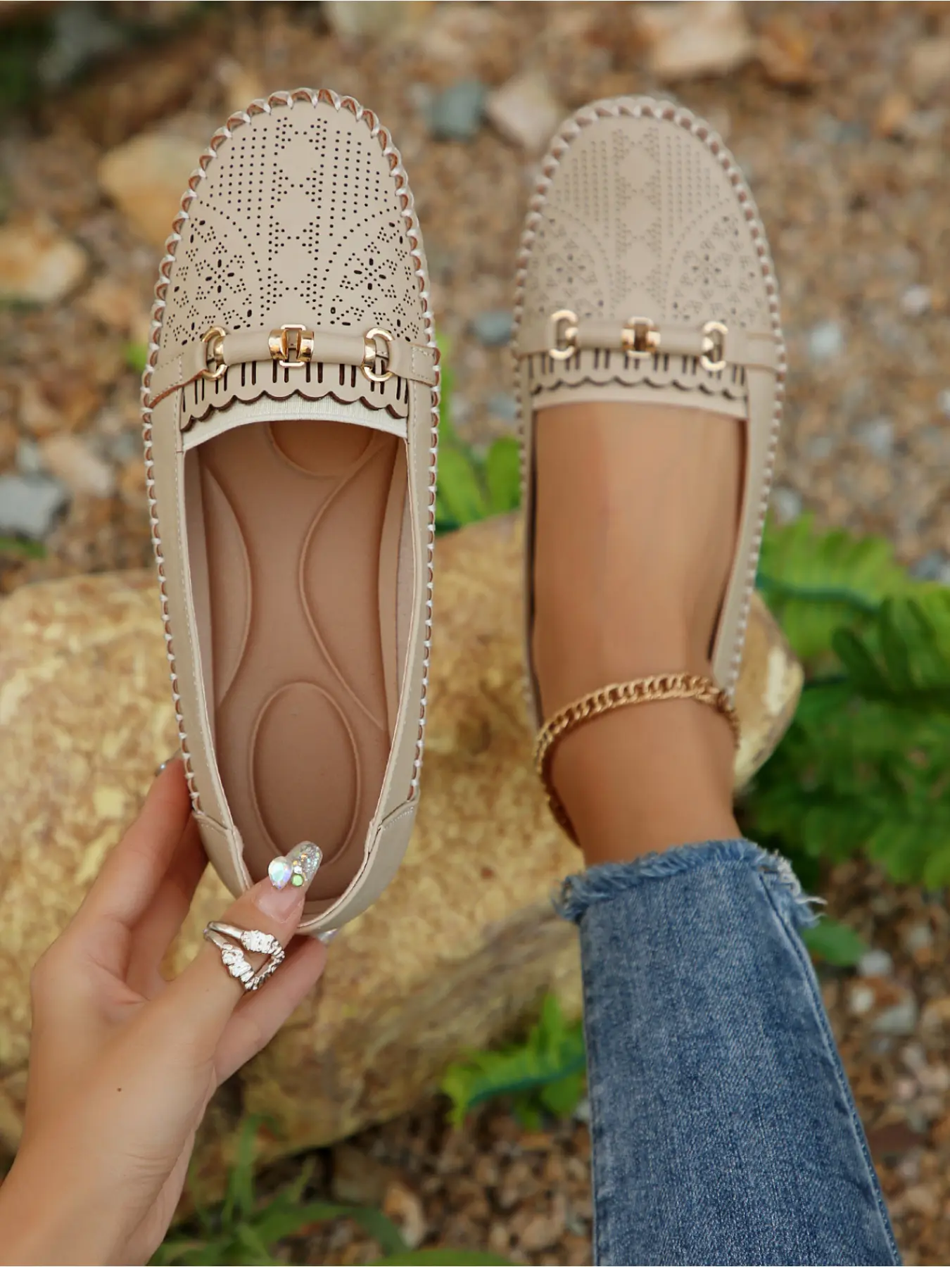 Women's spring and autumn round-toe, flat-soled, low-cut, soft-soled Rubber slip-on shoes with bow decoration, stitched design, hollowed-out, lightweight, comfortable granny shoes, Lazy shoes