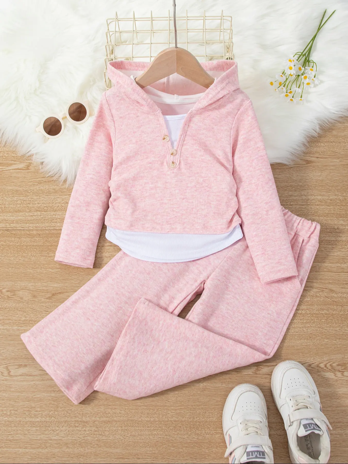 Girls' Casual Fashion Set, Sweet Sports Style Hoodie & Wide-Leg Pants, Three Button Decorations, Fits Ages 3-8, Ideal for Daily Wear, Casual Outfit Set