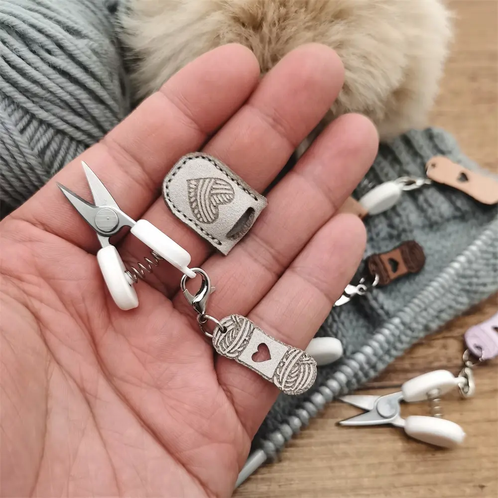 Mini Scissors with Artificial Leather Case, Portable Travel Mini Scissors, Multi-Purpose Compact Tool for Handmade Sewing Daily Tasks, Cutting Supplies