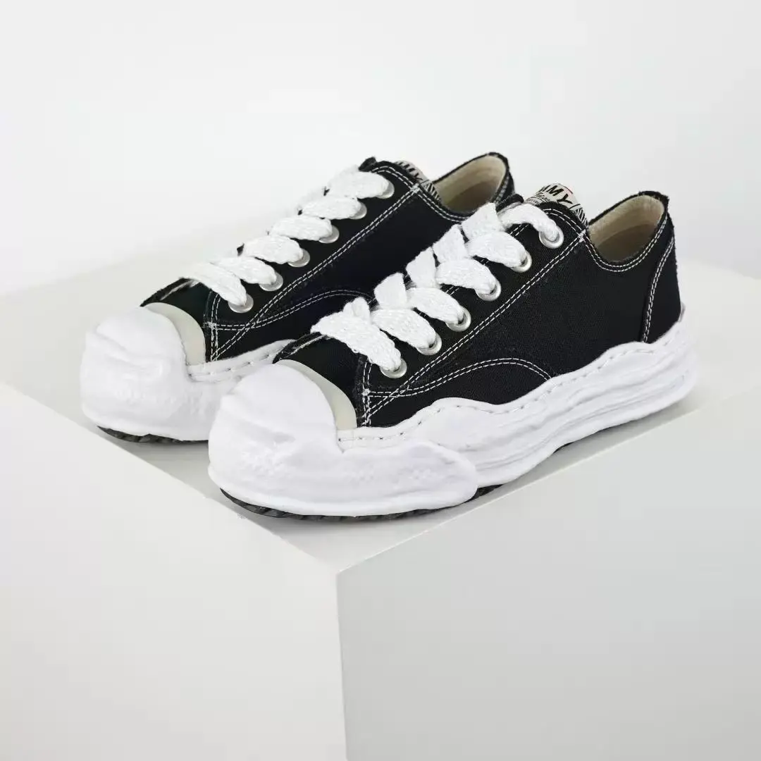 Black Platform Sneakers for Men & Women, Chunky Thick Sole Streetwear Shoes, Unisex Casual Walking & Skate Sneakers, Trendy Y2K Fashion Shoes