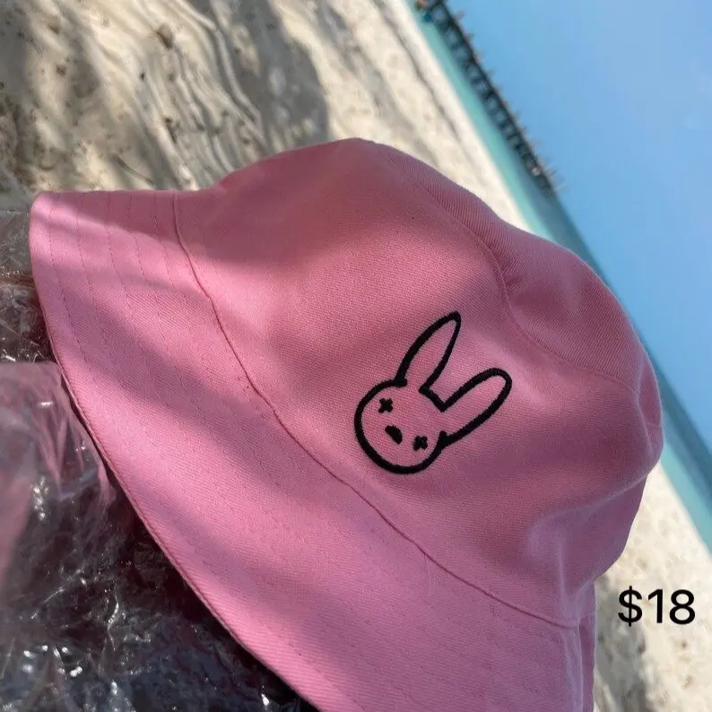 Benito / Conejo malo embroidered bucket hat