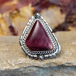 Navajo Made Purple Spiny Oyster Shell Cut Triangle Ring GJ-RNG-0197 Size 7