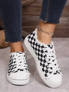 New Fashion Casual Versatile Plaid Canvas Shoes, Lightweight Anti-Slip, American Retro Style, Essential Board Shoes for All Seasons