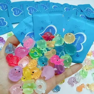 50pcs Three dimensional resin luminous small animal mini ornament