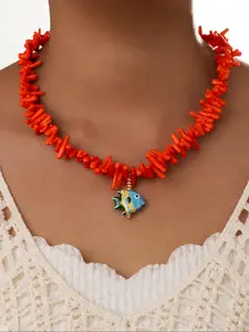 Coral Bead Necklace with Colorful Ceramic Fish Pendant, Unisex Jewelry for Daily & Party Wear, Fashion Accessory, Modern Versatile Accessories