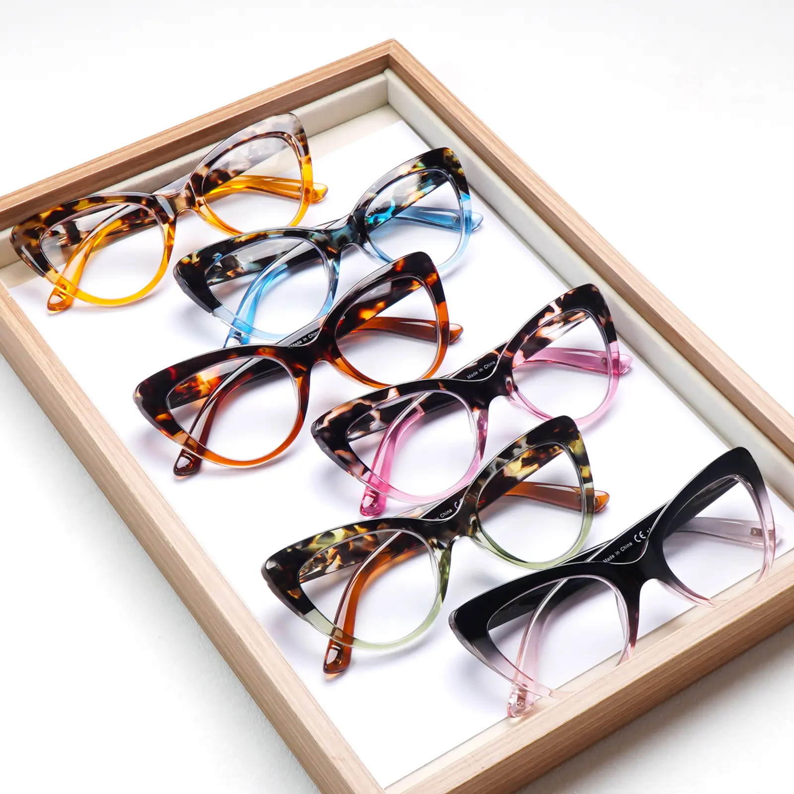 6-Piece  Cat Eye Blue Light Blocking  Reading  Glasses , Designed For Women. The Oversized Frames Flatter Facial Contours, Offering a Versatile And Stylish Look. Vintage Prints Add Charm, Making Them Perfect For Everyday Wear