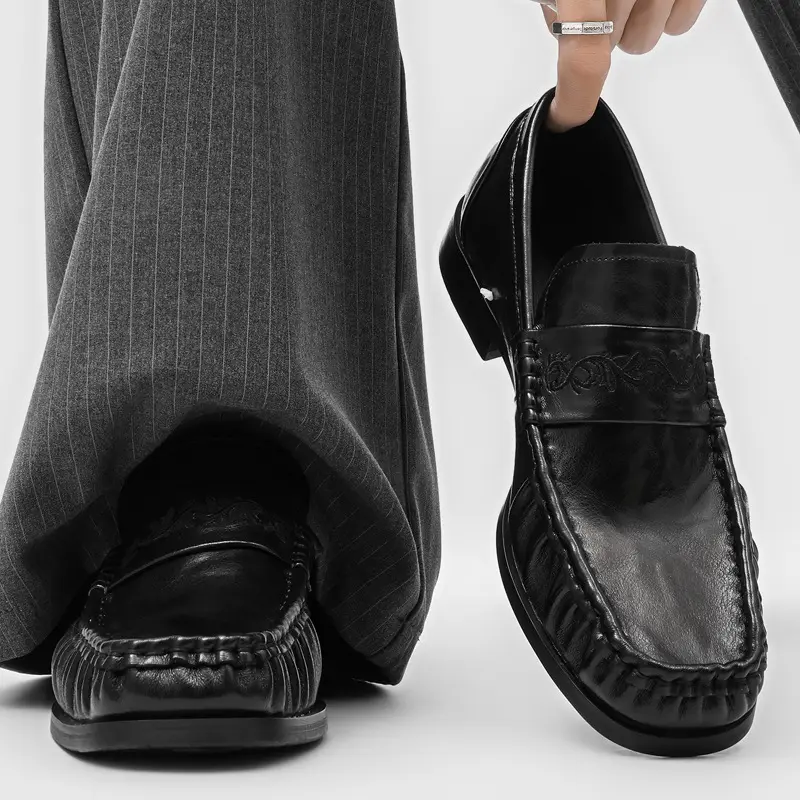 Men's Retro Embroidered Loafers, Pleated PU Leather Slip-On Dress Shoes with Flat Rubber Sole for All Seasons, Footwear, Minimalist, Breathable, Ankle, Holiday