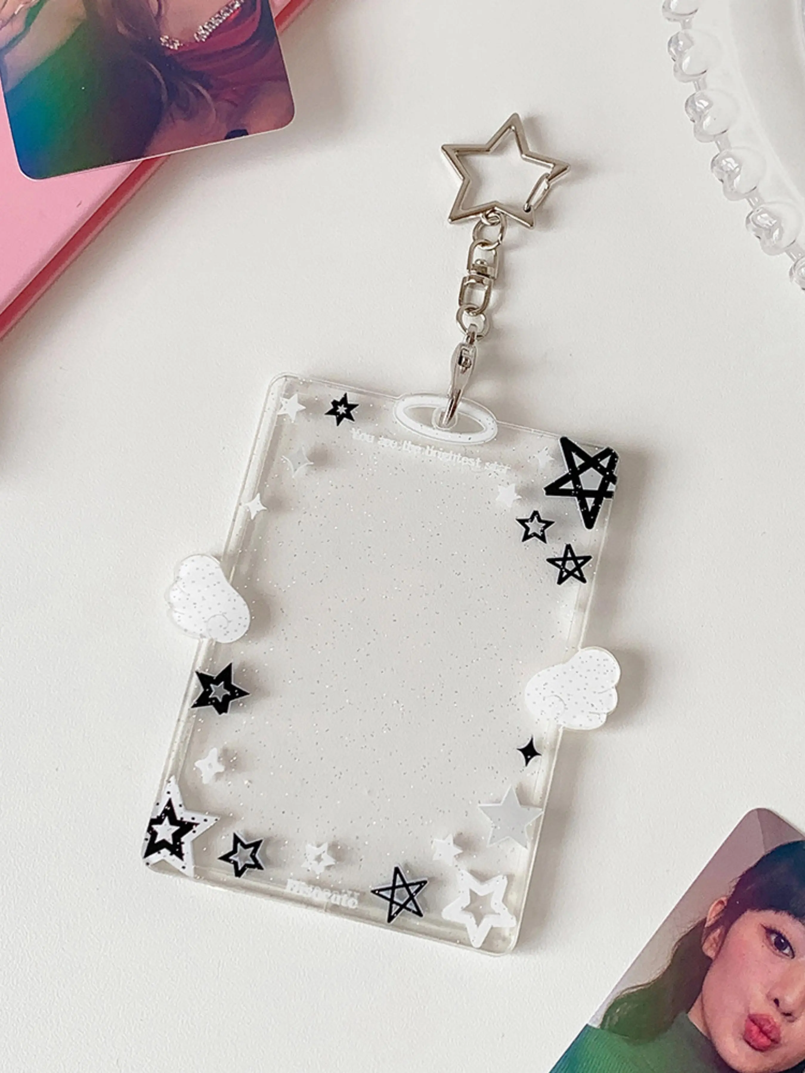 Cute Star and Cloud Korean Pop Music Photo Card Holder Keychain, Sparkling Transparent PC Case with Star Charm, Kawaii Fan Photo Protection Film, Badge Holder, Acrylic Id Holder, Badge Protector, Clear Id Badge Holder, Badge Accessories