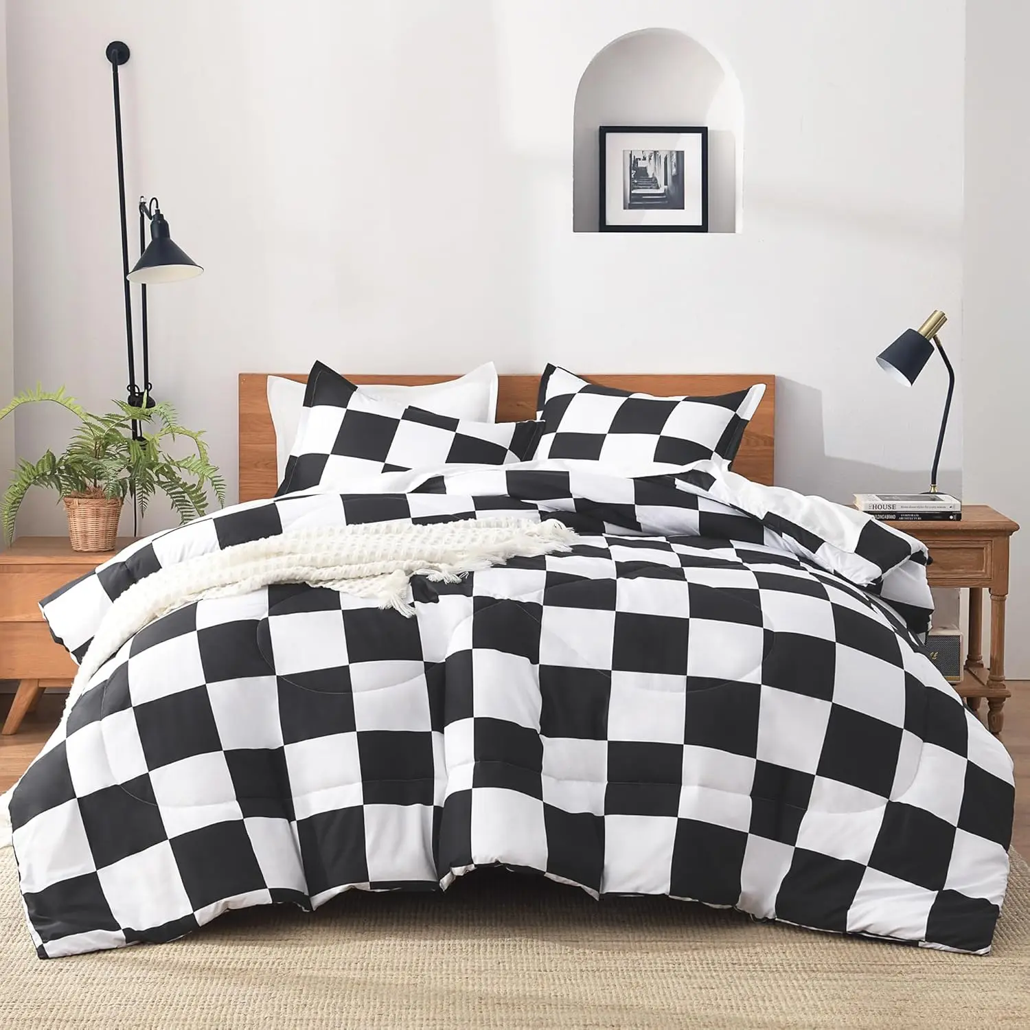 01   Checkered   Black White