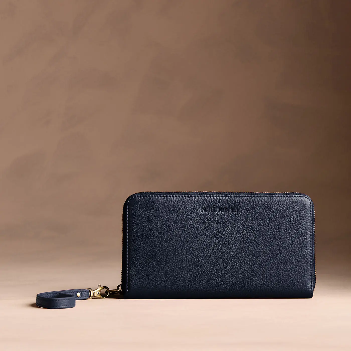 Portland Leather Women's Empire Zip Wallet - 6 Card Slots for Quick Reach, Handcrafted Leather Feel, Sleek Profile, Refined Look, Ideal for Everyday Carry