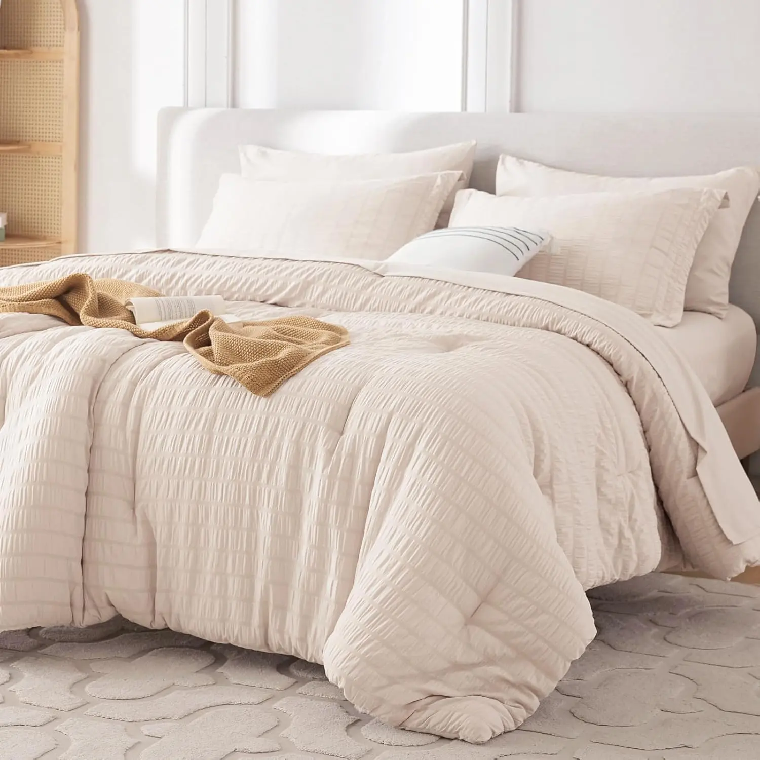 5 Pieces Twin Comforter Set, Seersucker Bed in a Bag Twin Size, All Season Luxury Bedding Set with Comforter, Flat Sheet, Fitted Sheet, Pillowcase & Sham, Beige
