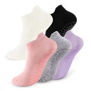 5 Pairs Pilates Grip Socks for Women, Non Slip Yoga Barre Socks, Grippy Hospital Socks, Anti Skid Athletic Crew Socks, Barefoot Workout Dance Exercise Socks, Cotton Ankle Grip Socks for Home Gym Fitness